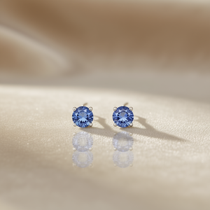 Orecchini a perno classici in argento sterling 925 con tanzanite naturale da 4 mm taglio rotondo e montatura a griffe, gioielli raffinati - Product Image 3