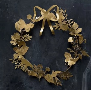 พวงหรีดใบไม้โลหะลายดอกไม้และผีเสื้อสำหรับตกแต่งชั้นวางของและตกแต่งบ้านทำด้วยมือจากอินเดีย - Product Image 6