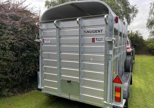 Nouvelle remorque à bétail Nugent 8x5 |   Remorque pour moutons, chevaux et autres animaux d'élevage à vendre, bon marché et en excellent état - Product Image 3
