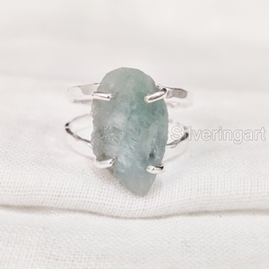 Joyería de piedra en bruto, anillo de mujer, aguamarina Natural, piedra preciosa cruda, piedra natal de marzo, joyería martillada, anillo de Plata de Ley 925 - Product Image 1