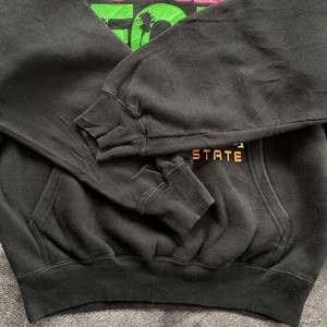 Sudadera con capucha de ajuste cuadrado de algodón 100% de alta calidad para hombre CALIFORNIA PRINTIED Impresión de logotipo personalizado DTG con tarifas de venta al por mayor - Product Image 3