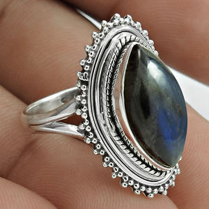 แหวนอัญมณีลาบราดอไรต์ธรรมชาติดีไซน์แบบโบฮีเมียนหรูหราระดับไฮเอนด์ดีไซน์แบบโบฮีเมียนแหวนสำหรับงานหมั้นและแหวนแต่งงานสำหรับผู้หญิง - Product Image 3