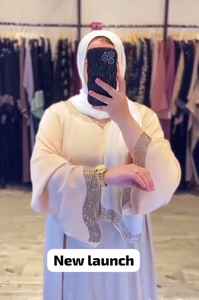 Abayas élégantes et modestes brodées à la main pour femmes - Product Image 2