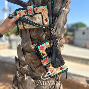 Nouveau Western élégant en cuir de vachette usiné fourrure cuir bracelets embrayages femmes conçu sac à main vente chaude en cuir usiné gland portefeuilles - Product Image 1