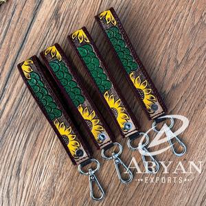 Muñequera de girasol mecanizada a mano, llavero de cuero genuino, llavero personalizado, llave de coche vaquera, correa de llave occidental, llaveros de muñeca - Product Image 1