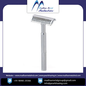 Maquinilla de afeitar de seguridad metálica atractiva de alta calidad disponible a un precio asequible del exportador indio - Product Image 2