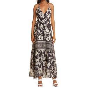 Abito lungo da donna Ba Sh taglie forti in cotone floreale color carbone, con scollo all'americana, traspirante, per il tempo libero, con cerniera, drappeggiato, lavorato all'uncinetto, con dettagli a rombi - Product Image 1