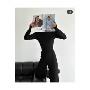 Conjunto de Dos Piezas de Punto Negro con Corte en los Dedos para Mujer - Product Image 5