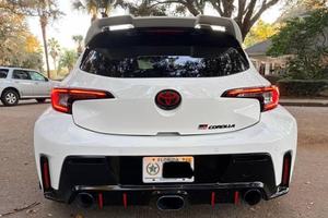 TOYOTA GR COROLLA 2025 EXTREMADAMENTE LIMPIO, TURBO DE 3 CILINDROS, TRACCIÓN EN LAS CUATRO RUEDAS, LISTO PARA ENVIAR - Product Image 3