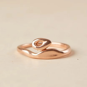 Anillo de serpiente abstracta de oro sólido de 14K/18K personalizable, joyería fina chapada en rodio minimalista moderna para bodas y fiestas - Product Image 1
