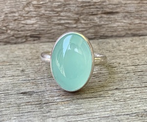 Bague en argent sterling 925 avec chalcédoine bleue classique taille ovale sertie clos, pour lui et elle, cadeau de mariage - Product Image 1