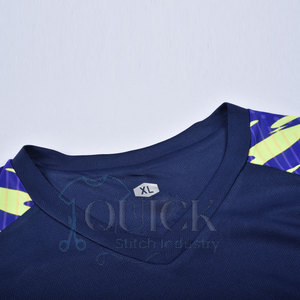 Uniforme de football surdimensionné de haute qualité, respirant, léger, à manches courtes, en matériau durable, pour équipe - Product Image 2