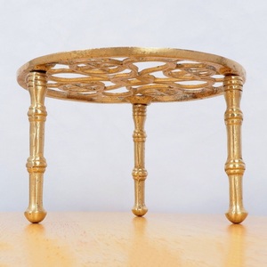 Table d'appoint/tabouret en résine avec incrustations, motif marocain moderne et écologique, inspiré des anges, pour chambre à coucher en Inde - Product Image 4
