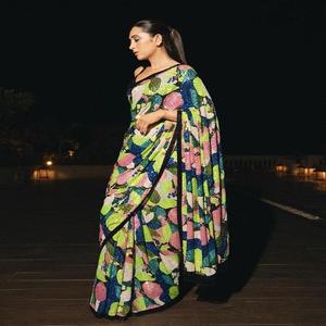 Nouvelle tendance de l'habillage élégant Belle tenue occasionnelle Chemisier Saree en Georgette lourd de 60 grammes avec broderie de paillettes à vendre - Product Image 1