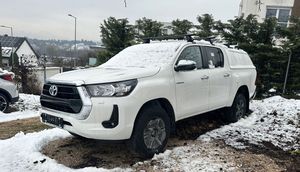 2023 Toyota HiLux Doble Cabina 4WD Modelo Aspire de cuero oscuro Interior de mano izquierda y tracción en las cuatro ruedas - Product Image 3