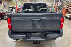 Toyota Tacoma TRD Sport Double Cab 4x4 RHD LHD d'occasion 2025 - Product Image 6