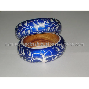 Bracelet jonc en résine de style large, bijoux de mode sur mesure, pour femmes, disponible à un prix abordable, en vente - Product Image 2