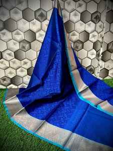 Saris de Seda Brocada Hechos a Medida en Color Azul, Hechos con Telas de Seda Pura, Ideales para Revendedores de Telas para Saris - Product Image 3