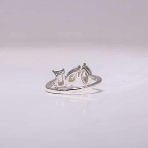 แหวนแต่งงานมอสซาไนต์ทรงแฟนซีสามเม็ด รูปทรงลูกแพร์-มาร์คีส์-มรกต ผลิตในห้องปฏิบัติการ เป็นมิตรต่อสิ่งแวดล้อม เหมาะสำหรับเป็นของขวัญ - Product Image 4