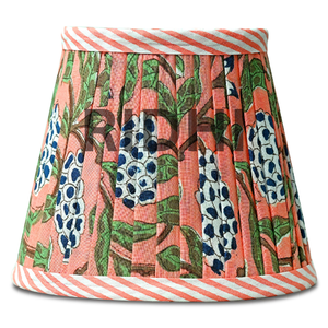 Housse de lampe légère et écologique en coton imprimé à la main, motif floral, rose saumon foncé, de luxe indien, par Ridhi - Product Image 1