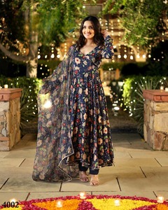 Nuevo Lanzamiento de seda suave Maslin con vestido impreso digitalmente y totalmente cosido para la venta en línea de las mujeres - Product Image 4