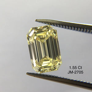 ลูกแพร์สีเหลืองอ่อนสไตล์แฟนซี1.55กะรัตประดับมรกตสวยงามผ่านการรับรอง IGI เพชร VS1ชัดเจนทรงหลวม - Product Image 1