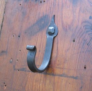 Antique Style Rustic Cast Iron Wall Hook With Farmhouse Elegance For Hanging Everyday Items And Decorative Purposes - Product Image 2