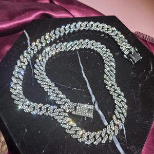 Chaîne cubaine de 12 mm sertie de zircon, bijoux hip-hop, approvisionnement direct d'usine, disponible en cadeau unisexe à prix compétitif - Product Image 4