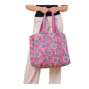 Bolso Tote de Algodón Acolchado Hecho a Mano con Cierre Abierto, Diseño de Flores Bordadas, Bolso Ligero de Moda para Uso Diario en Invierno - Product Image 1