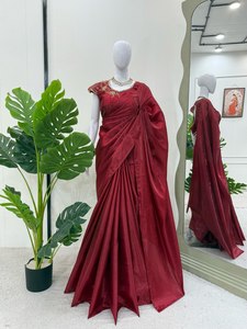 Sari de seda de diseñador liso Jimmy Chu con blusa sin costuras adornada a mano Conjunto de Sari indio Premium para mujer - Product Image 2