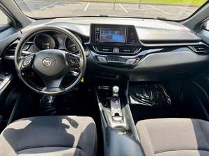 NETTOYAGE-TITRE-USAGÉ-TOYOTA- C-H-R XLE PRÊT À EXPÉDIER-LIVRAISON DE PORTE À PORTE - Product Image 6