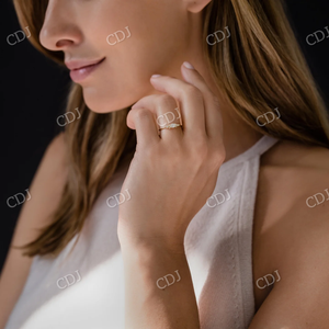 East West Marquise Cut Moissanite Anillo de compromiso Diseño de racimo de moda 14K Oro amarillo GRA Certificado VVS Claridad - Product Image 5