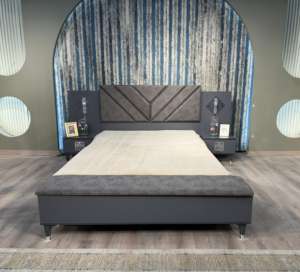 ชุดห้องนอนไม้โอ๊คทันสมัยเตียงขนาดคิงไซส์ที่สะดวกสบายพร้อมไม้เอ็มดีเอฟและคุณสมบัติการจัดเก็บสำหรับบ้านวิลล่าและห้องนั่งเล่น - Product Image 6