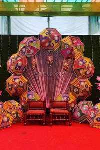 Décoration de mariage avec parapluie suspendu en fibre Parapluie traditionnel pour Mehndi Stage Parapluies de mariage indien Chattars Parsols - Product Image 4