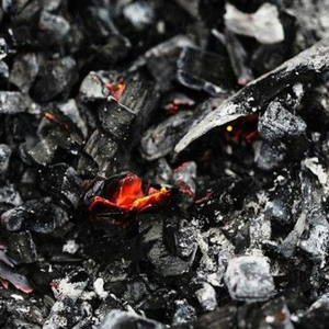 Charbon de bois naturel en bois de tamarin noir en vente chaude pour les restaurants, les fêtes et les événements - Product Image 2