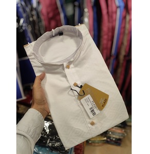 Kurta en coton doux pur coton Bt pour hommes avec un confort léger et un tissu d'été respirant fournisseur indien - Product Image 4