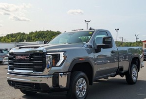 2025 GMC Sierra 2500HD Pro 4WD LB แบบปกติพร้อมล้ออัลลอยด์เบาะหนังเริ่มต้นระยะไกลบลูทูธแอนดรอยด์ออโต้ - Product Image 2