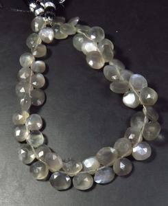 Perles de coeur en pierre de lune grise naturelle 8 brins 8-9mm pierres précieuses lâches à facettes pour bijoux - Product Image 1