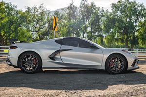 Corvette Stingray Coupé 2LT 2023, Bajo Kilometraje, Motor en Excelente Estado, Transmisión Automática, Techo Panorámico, Luces LED, Listo para Enviar - Product Image 4