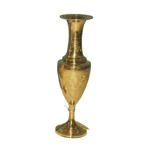 Vase à fleurs en laiton de haute qualité avec gravure rouge et or fini pour la décoration intérieure Vase à fleurs de décoration de Table - Product Image 3