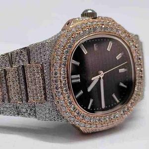 Montre pour homme Hip Hop, diamants de laboratoire, clarté VVS améliorée, bracelet en caoutchouc bleu, cadran en verre, à porter partout, pour toutes les occasions. - Product Image 4