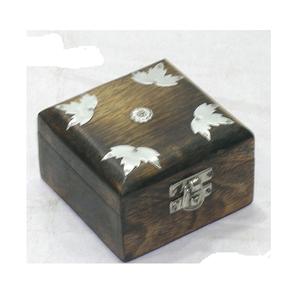 Boîte à trésors en bois Design attrayant pour les utilisations de bijoux pour l'affichage de magasin ou la décoration de la maison Boîtes en bois de haute qualité faites à la main - Product Image 5