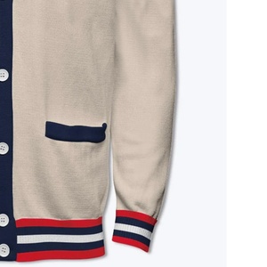 Cardigan chaud B2B avec logo grec brodé personnalisé, cardigan à col en V, motif de pull, décoration de boutons, saisons automne-hiver - Product Image 6