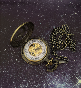 Son Alethiomètre Matériaux Sombres. Cadeau d'anniversaire de montre de poche/collier mécanique, cadeaux de mari, couples - Product Image 1