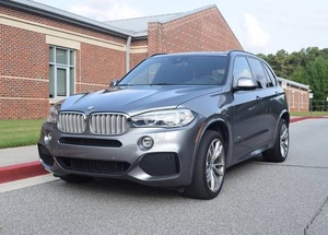 SUV de luxe pleine grandeur d'occasion 2023, moteur V8 haute performance, capacité de transmission intégrale et caractéristiques haut de gamme - Product Image 3