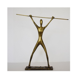 Sculpture en aluminium coulé conçue pour les espaces intérieurs modernes, avec un équilibre artistique raffiné et une présence métallique élégante - Product Image 3