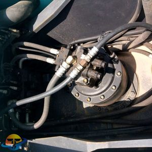 Excavatrice KOBELCO SK380D d'occasion, temps de travail élevé, vente chaude, prix réduit, poids opérationnel de 7 tonnes, moteur Volvo, boîte de vitesses, PLC - Product Image 4