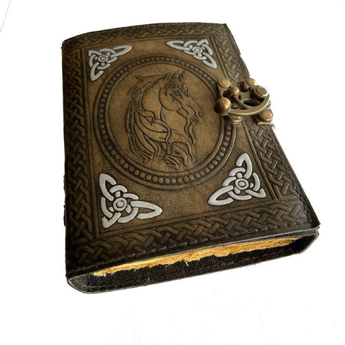 สีน้ำตาล