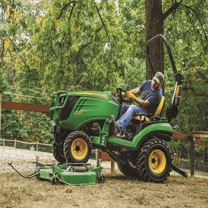 Tractor utilitario John Deeree 1025R de calidad superior disponible ahora con entrega rápida en stock a un gran precio al por mayor - Product Image 2