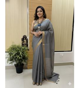 Sari de Seda Kota Doriya Gris Premium para Mujer, Diseño Elegante, Adecuado para Celebraciones y Ocasiones Especiales, de la India - Product Image 1